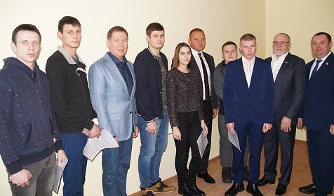 С Новым годом, с новым домом!